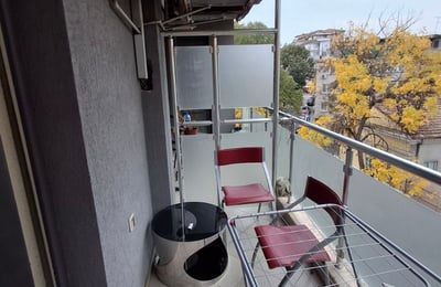 Location d’un appartement élégant de 3 pièces, 95 m², centre-ville, Varna, Bulgarie